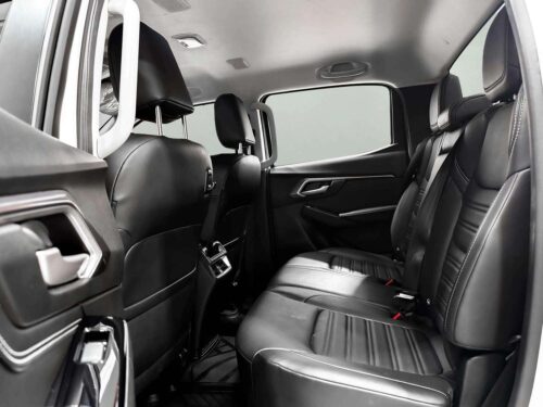 2023-isuzu-d-max-1-9-hi-lander-z-cab-4-1c0123-slide-thumbnail-6