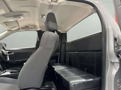 2025-isuzu-d-max-2-2-l-space-cab-1c0099-slide-thumbnail-6