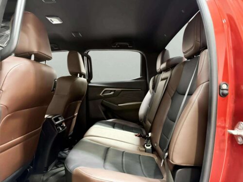 2023-isuzu-d-max-3-0-vcross-m-cab-4-4wd-1c0106-slide-thumbnail-6