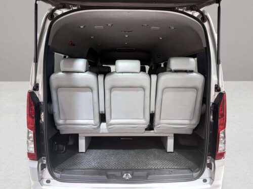 2020-toyota-commuter-2-8-1p2891-slide-thumbnail-7