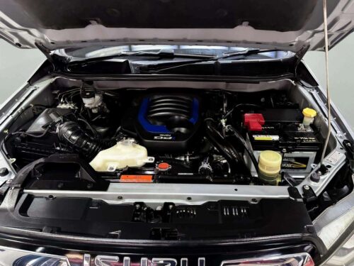 2023-isuzu-d-max-3-0-vcross-m-cab-4-4wd-1n0137-slide-thumbnail-8