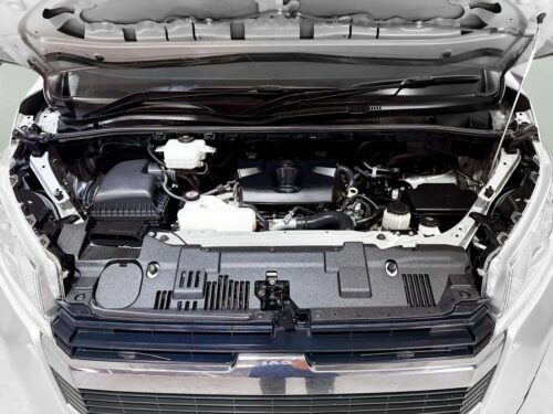 2020-toyota-commuter-2-8-1p2894-slide-thumbnail-8