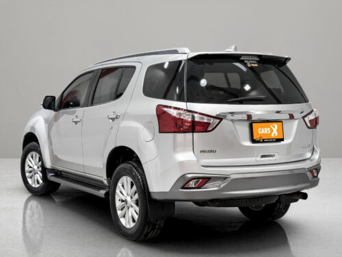 2018-isuzu-mu-x-3-0-dvd-1n0102-slide-thumbnail-3