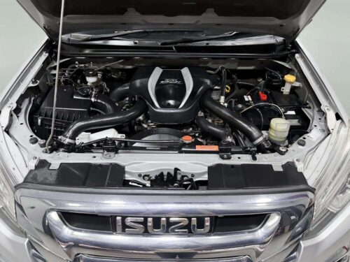 2018-isuzu-mu-x-3-0-dvd-1n0102-slide-thumbnail-8