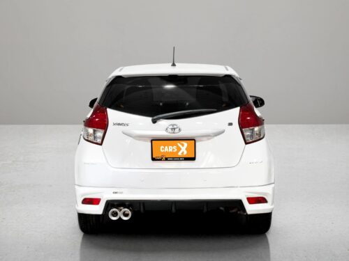 2014-toyota-yaris-1-2-e-1c0128v-slide-thumbnail-2