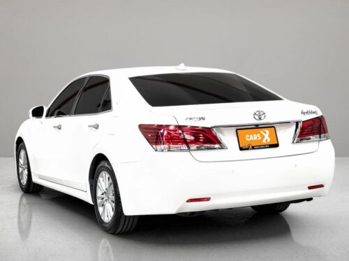2013-toyota-crown-2-5-royal-saloon-1p2935v-slide-thumbnail-3