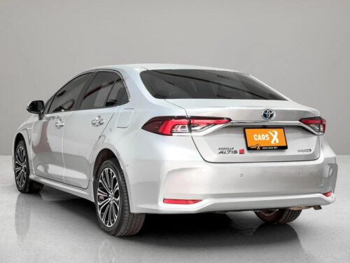 2022-toyota-corolla-altis-1-8-hybrid-premium-1p2947-slide-thumbnail-3