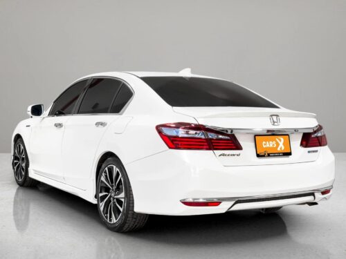 2018-honda-accord-2-0-hybrid-tech-1s1404-slide-thumbnail-3