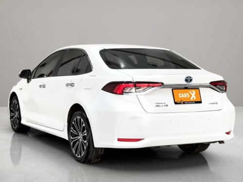 2020-toyota-corolla-altis-1-8-hybrid-high-1a0102-slide-thumbnail-3