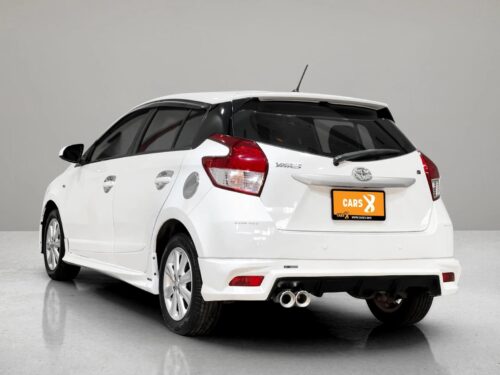2014-toyota-yaris-1-2-e-1c0128v-slide-thumbnail-3