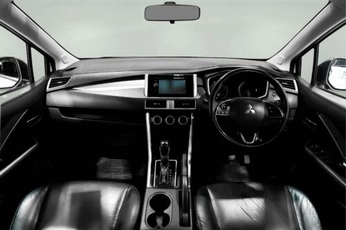 2020-mitsubishi-xpander-cross-1-5-1p2909-slide-thumbnail-4