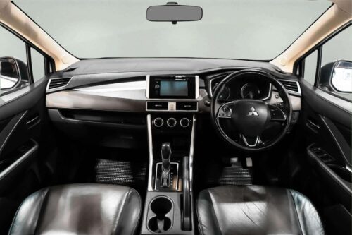 2020-mitsubishi-xpander-cross-1-5-1n0147-slide-thumbnail-4