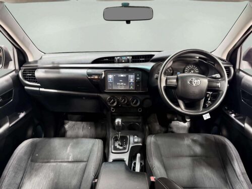 2021-toyota-hilux-revo-2-4-z-edition-entry-double-cab-1d0127-slide-thumbnail-4