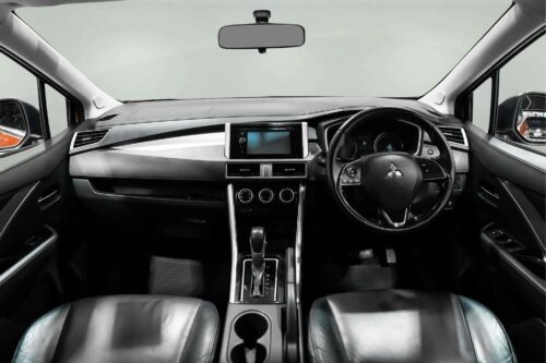 2020-mitsubishi-xpander-cross-1-5-1p2905-slide-thumbnail-4