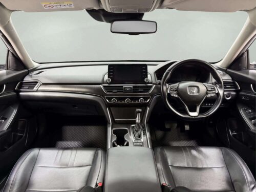 2020-honda-accord-2-0-hybrid-1s1426-slide-thumbnail-4