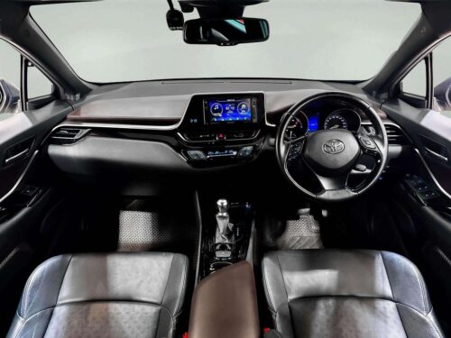 2019-toyota-c-hr-1-8-hv-hi-1t0078v-slide-thumbnail-4