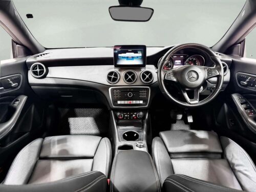 2017-mercedes-benz-cla200-1-6-urban-1p2923v-slide-thumbnail-4