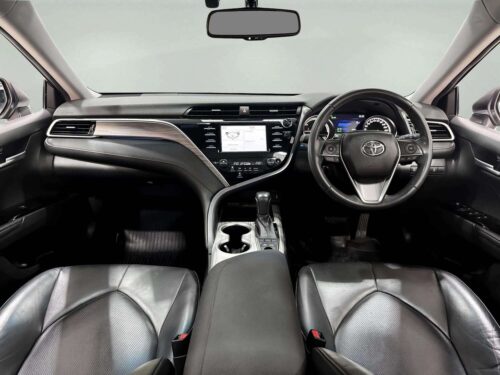 2021-toyota-camry-2-5-hybrid-1d0132-slide-thumbnail-4