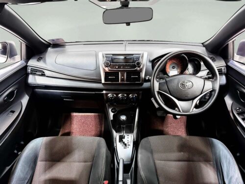 2014-toyota-yaris-1-2-e-1c0128v-slide-thumbnail-4