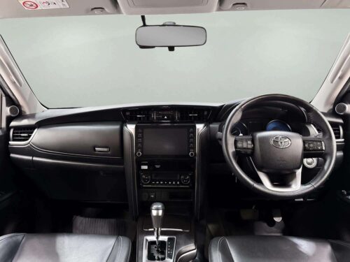 2024-toyota-fortuner-2-4-leader-g-1s1428-slide-thumbnail-4