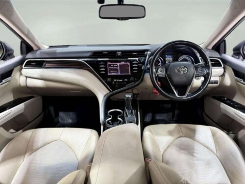 2019-toyota-camry-2-0-g-1t0083-slide-thumbnail-4