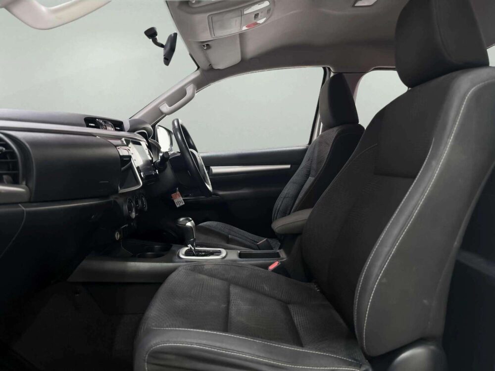2021 TOYOTA HILUX REVO 2.4 PRERUNNER MID SMART CAB  [1A0104] - 6