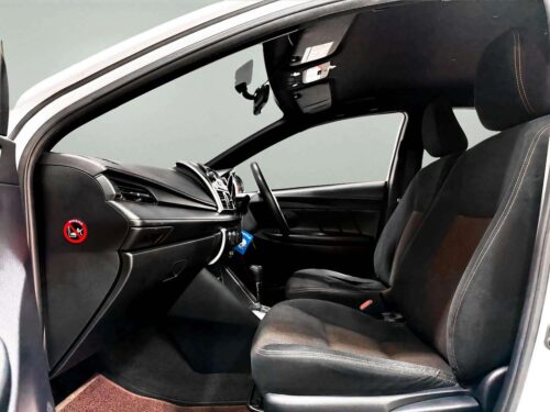 2014-toyota-yaris-1-2-e-1c0128v-slide-thumbnail-5