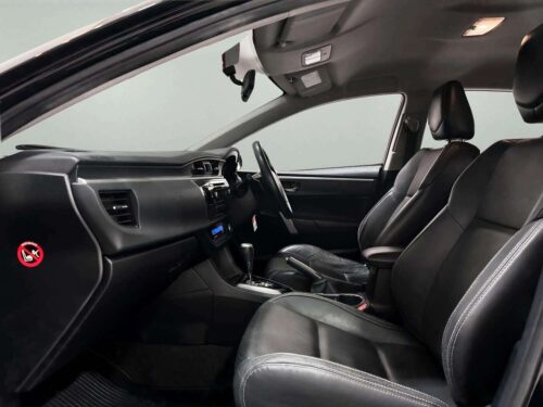 2014-toyota-corolla-altis-1-8-esport-1n0148v-slide-thumbnail-5