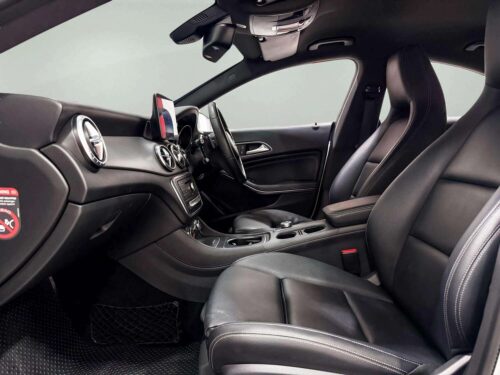 2017-mercedes-benz-cla200-1-6-urban-1p2923v-slide-thumbnail-5