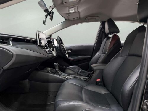 2021-toyota-corolla-altis-1-8-gr-sport-1d0133-slide-thumbnail-5