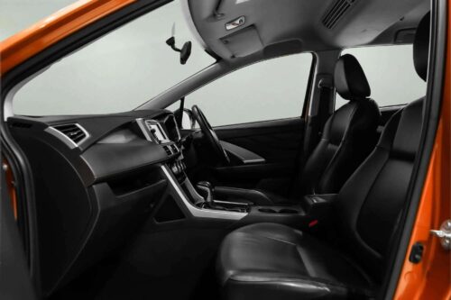 2020-mitsubishi-xpander-cross-1-5-1p2905-slide-thumbnail-5