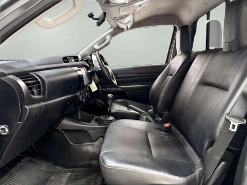 2024-toyota-hilux-revo-2-8-entry-single-cab-4wd-1d0122-slide-thumbnail-4