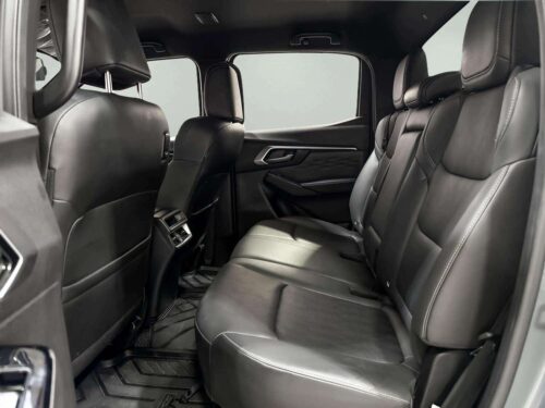 2023-isuzu-d-max-3-0-hi-lander-m-cab-4-1d0130-slide-thumbnail-6