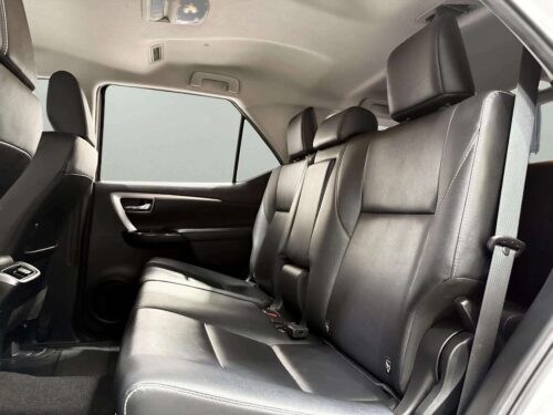 2024-toyota-fortuner-2-4-leader-g-1s1428-slide-thumbnail-6