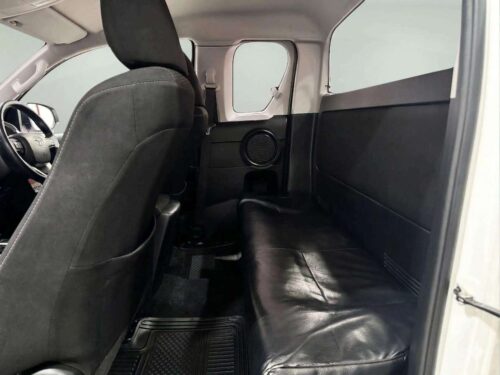 2021-toyota-hilux-revo-2-4-prerunner-mid-smart-cab-1a0104-slide-thumbnail-6