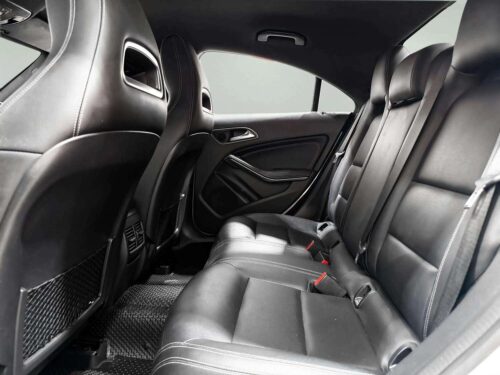 2017-mercedes-benz-cla200-1-6-urban-1p2923v-slide-thumbnail-6
