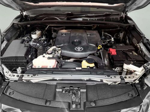 2017-toyota-fortuner-2-4-v-1d0121-slide-thumbnail-8