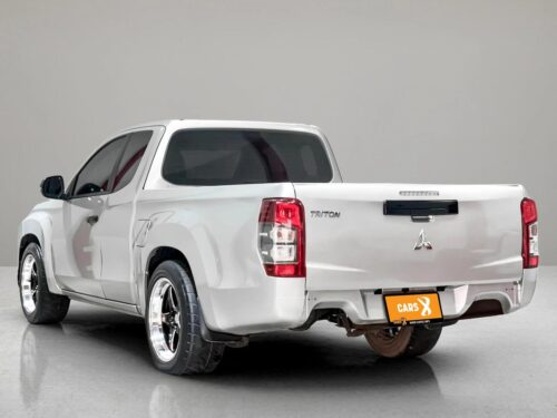 2023-mitsubishi-triton-2-5-glx-mega-cab-1p2965-slide-thumbnail-2