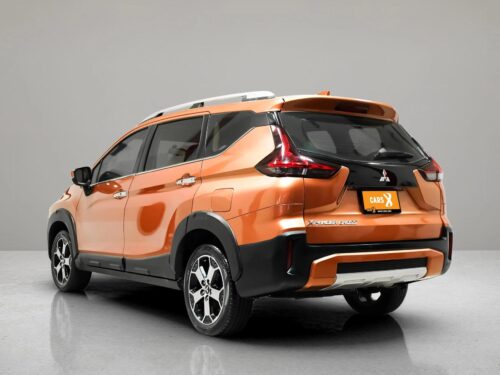 2020-mitsubishi-xpander-cross-1-5-1p2906-slide-thumbnail-3