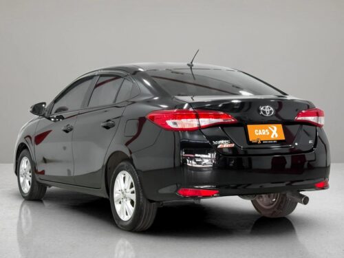 2018-toyota-yaris-ativ-1-2-e-1n0156v-slide-thumbnail-2