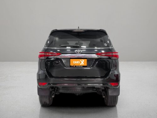 2022-toyota-fortuner-2-4-v-1d0128-slide-thumbnail-3