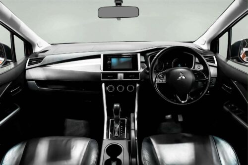2020-mitsubishi-xpander-cross-1-5-1p2906-slide-thumbnail-4
