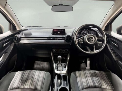 2021-mazda-2-1-3-e-1a0107v-slide-thumbnail-4