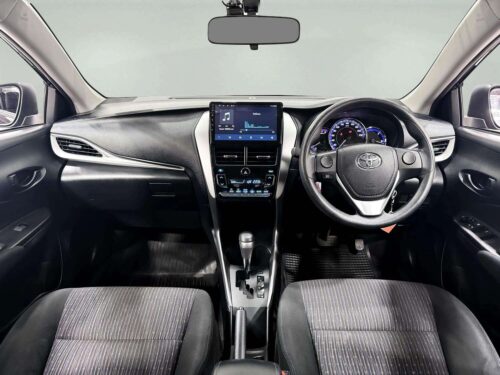 2018-toyota-yaris-ativ-1-2-e-1n0156v-slide-thumbnail-4
