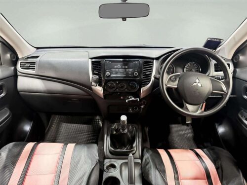 2023-mitsubishi-triton-2-5-glx-mega-cab-1p2965-slide-thumbnail-4