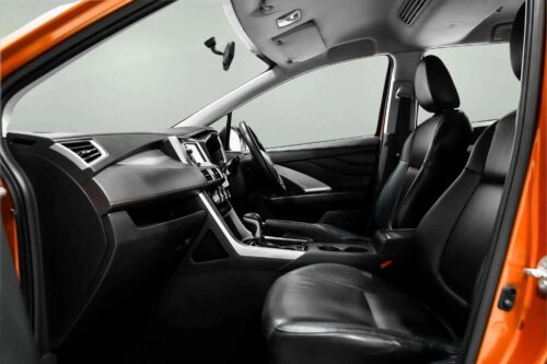 2020-mitsubishi-xpander-cross-1-5-1p2906-slide-thumbnail-5