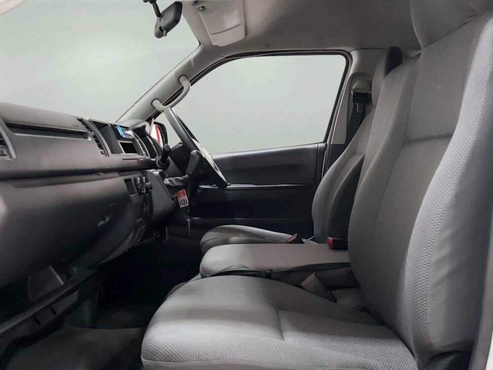 2019 TOYOTA COMMUTER 3.0 D4D  [1P2961] - 6