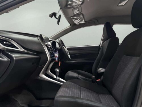2018-toyota-yaris-ativ-1-2-e-1n0156v-slide-thumbnail-5