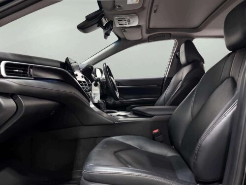 2022-toyota-camry-2-5-premium-1p2980-slide-thumbnail-5