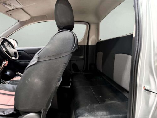 2023-mitsubishi-triton-2-5-glx-mega-cab-1p2965-slide-thumbnail-6